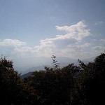 高尾山山頂より富士山方面を望む