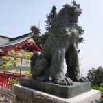 御嶽神社境内の犬の眷属1