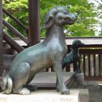 御嶽神社境内の犬の眷属5